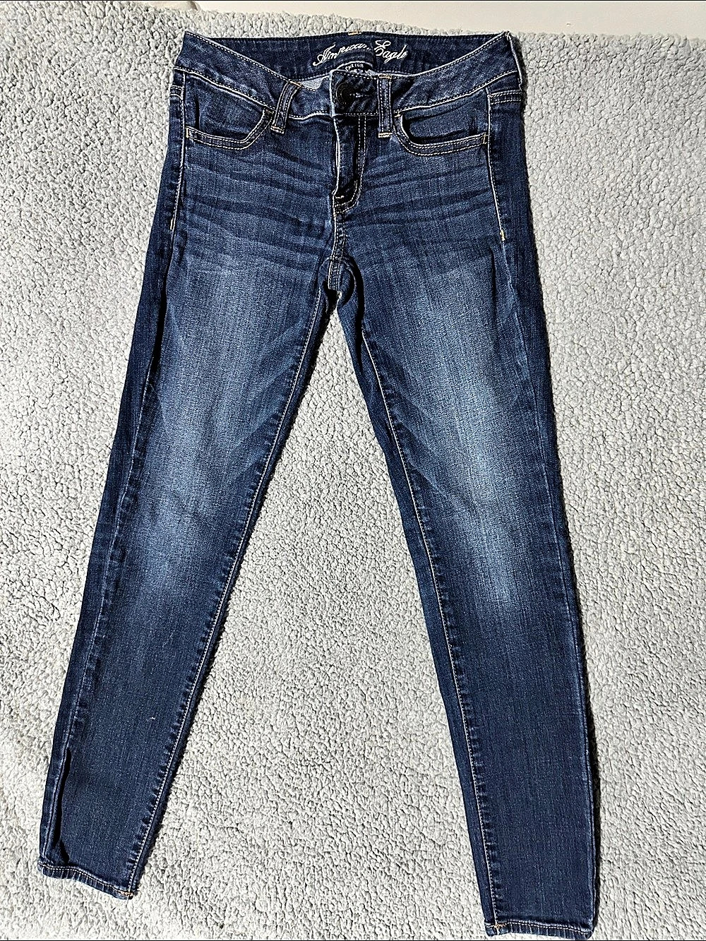American Eagle Women's Skinny Jeans
Stretch Dark Wash Denim Size 2